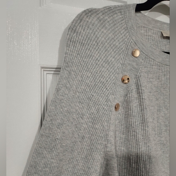 Loft Light Gray Long Sleeve Button Trim Sweater in Size XXL - Picture 6 of 12